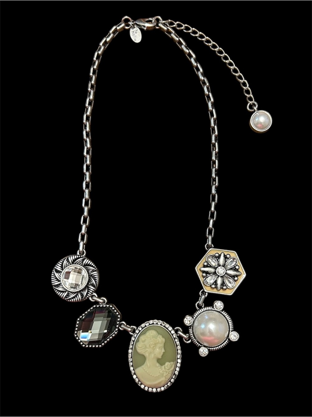 Lia Sophia necklace
